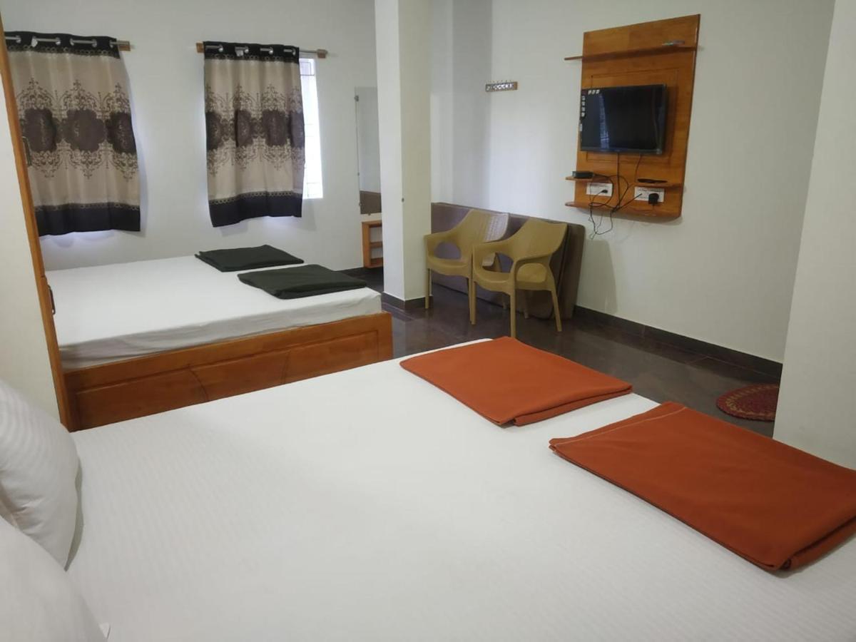 Thirumala Inn Йелагири Екстериор снимка
