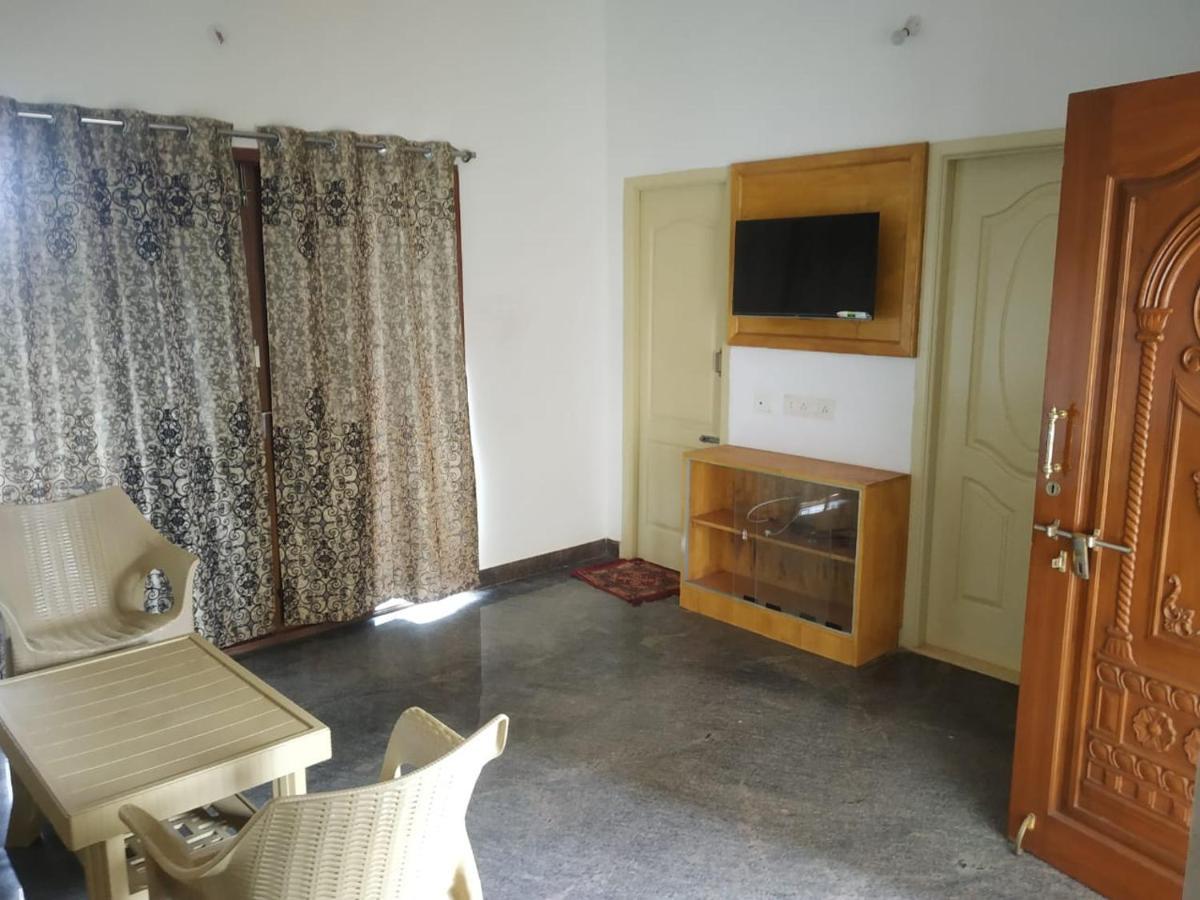 Thirumala Inn Йелагири Екстериор снимка