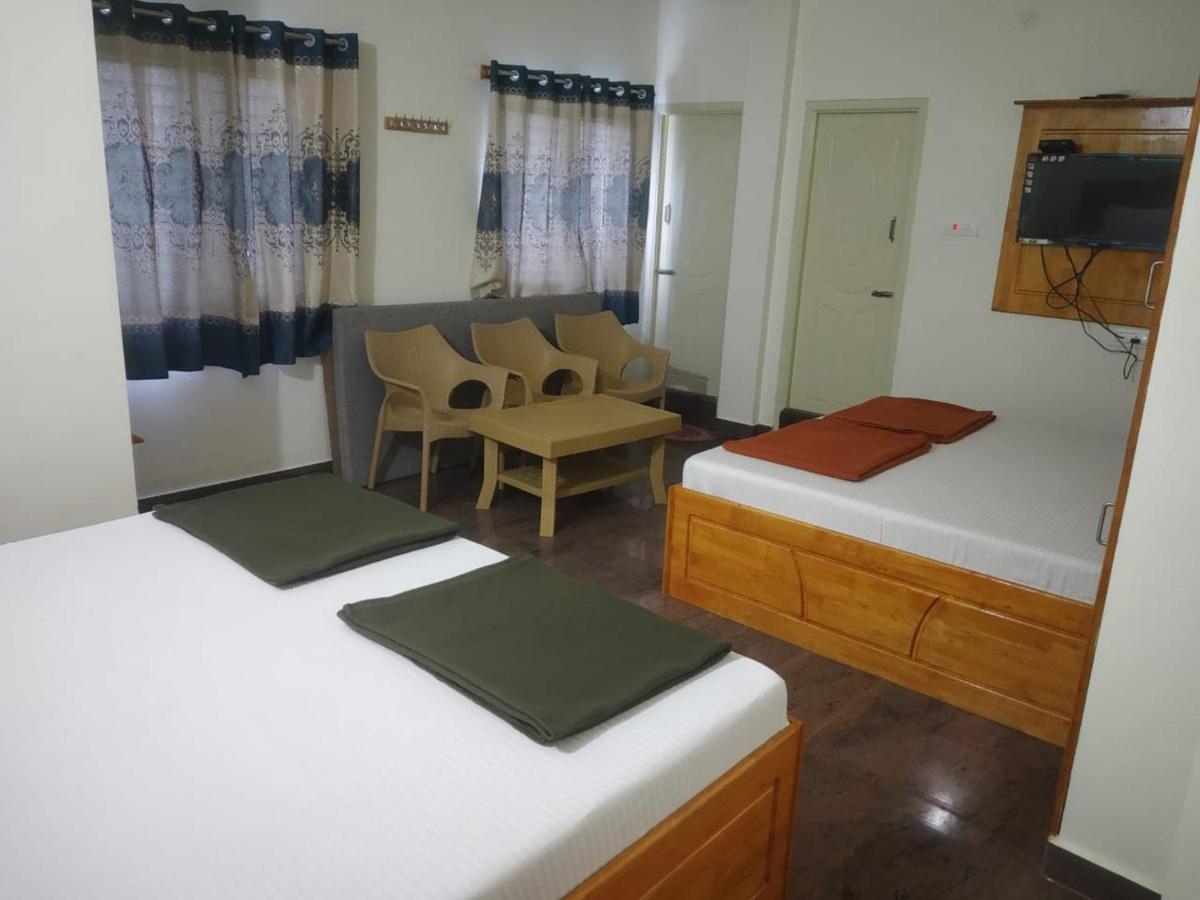 Thirumala Inn Йелагири Екстериор снимка