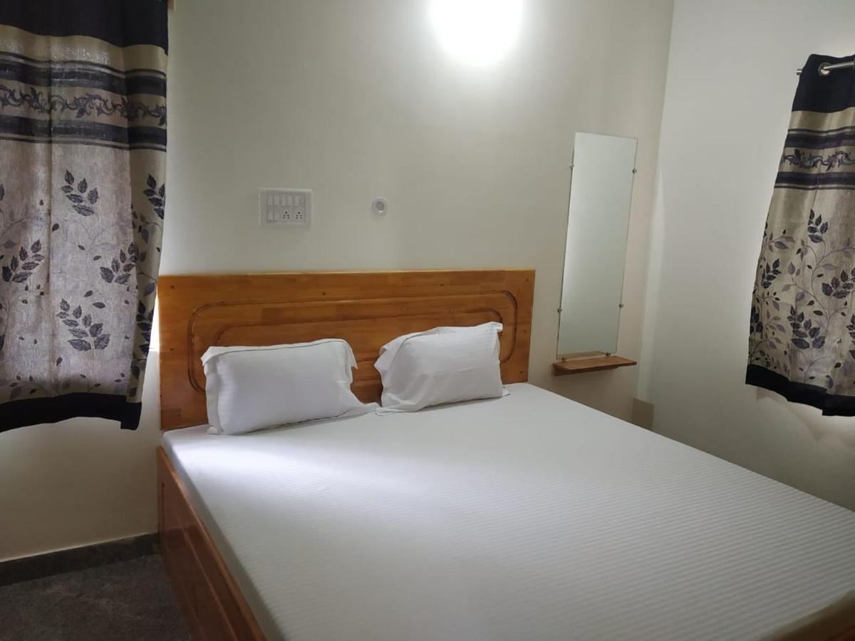 Thirumala Inn Йелагири Екстериор снимка