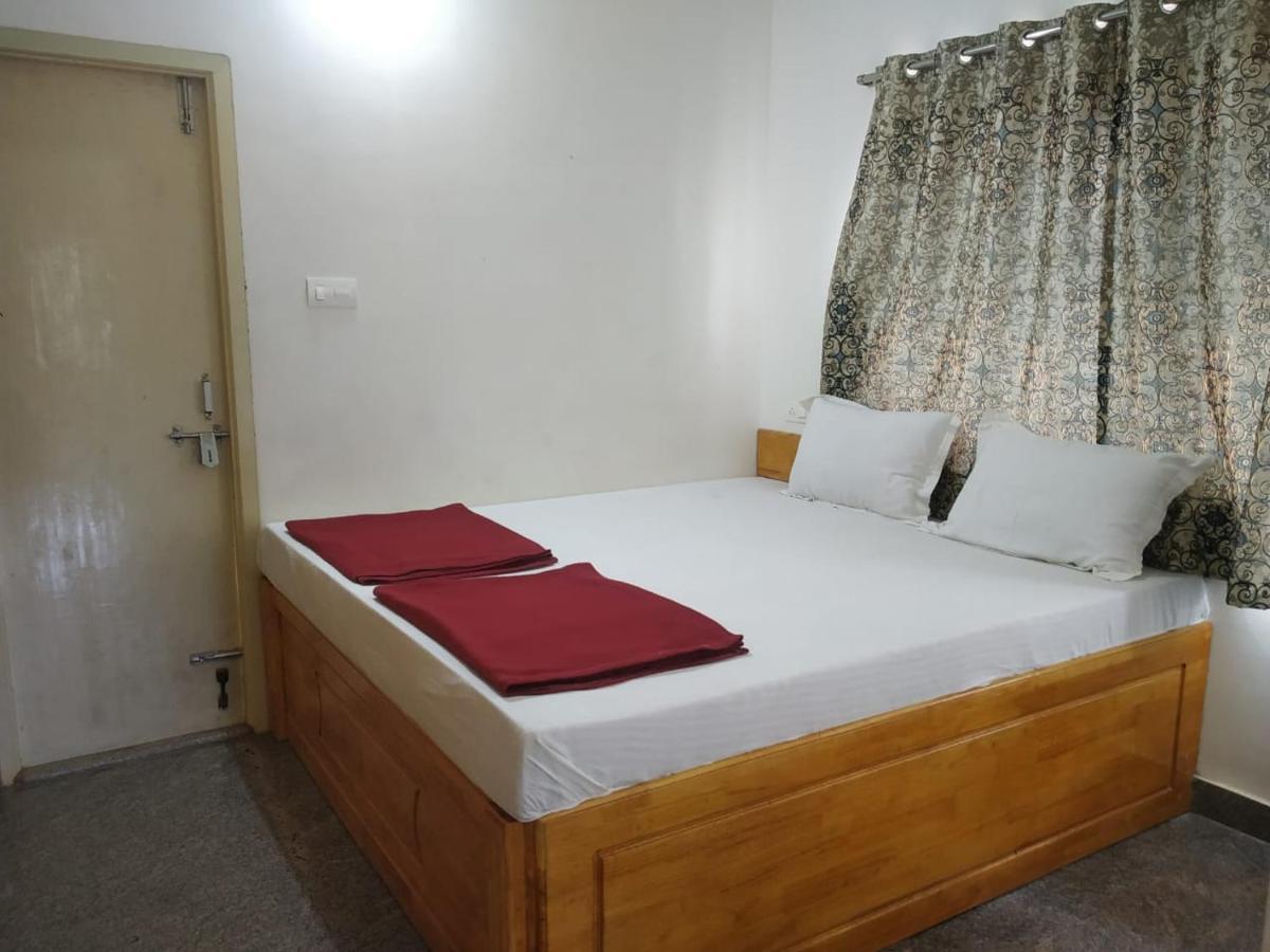 Thirumala Inn Йелагири Екстериор снимка