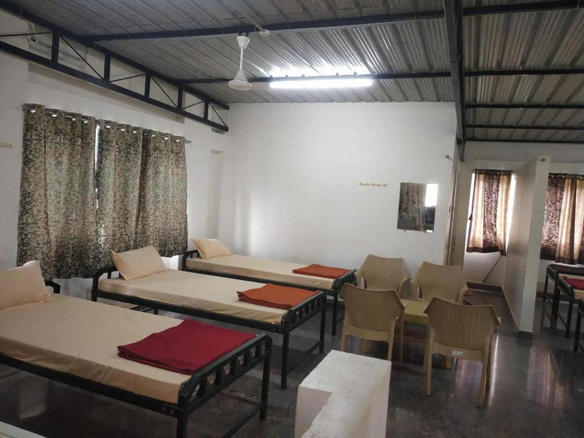 Thirumala Inn Йелагири Екстериор снимка