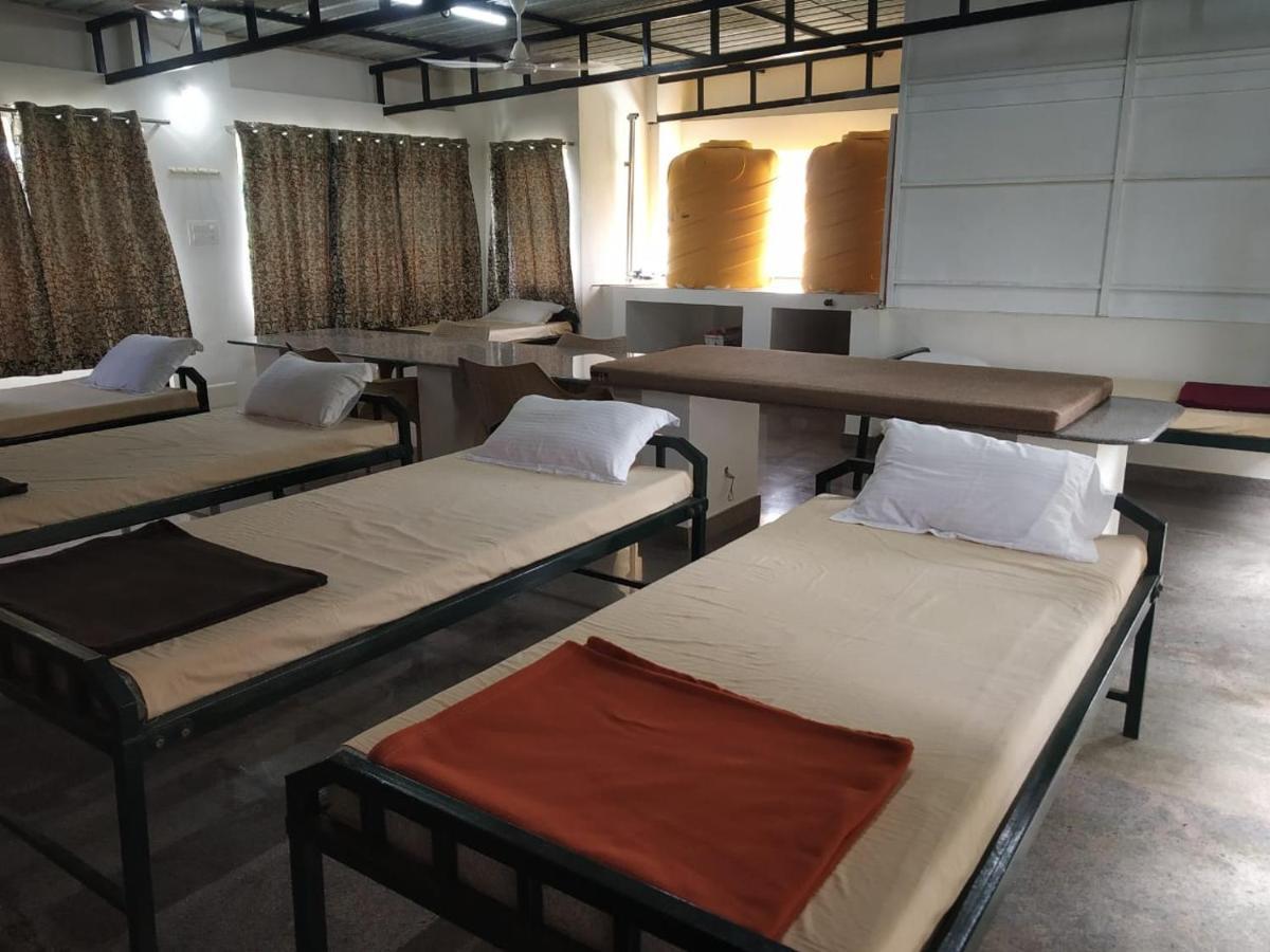 Thirumala Inn Йелагири Екстериор снимка