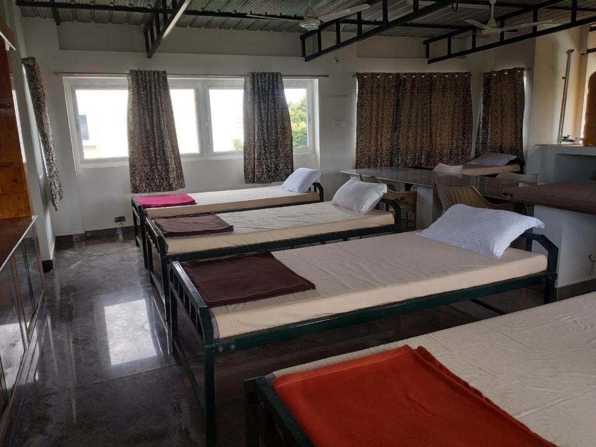 Thirumala Inn Йелагири Екстериор снимка