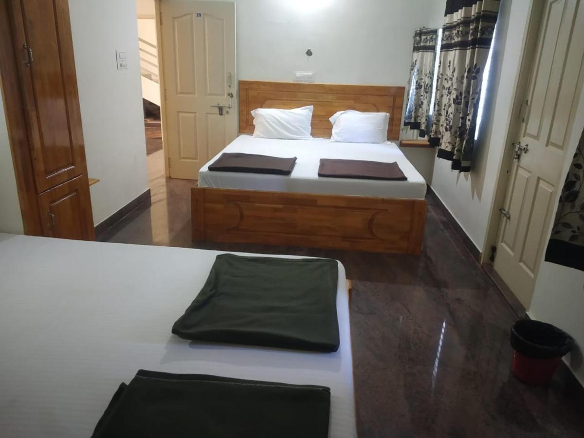 Thirumala Inn Йелагири Екстериор снимка