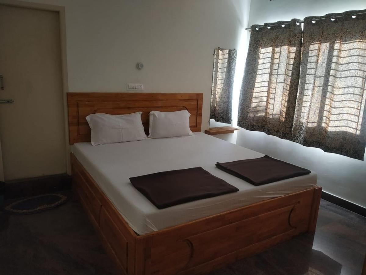 Thirumala Inn Йелагири Екстериор снимка